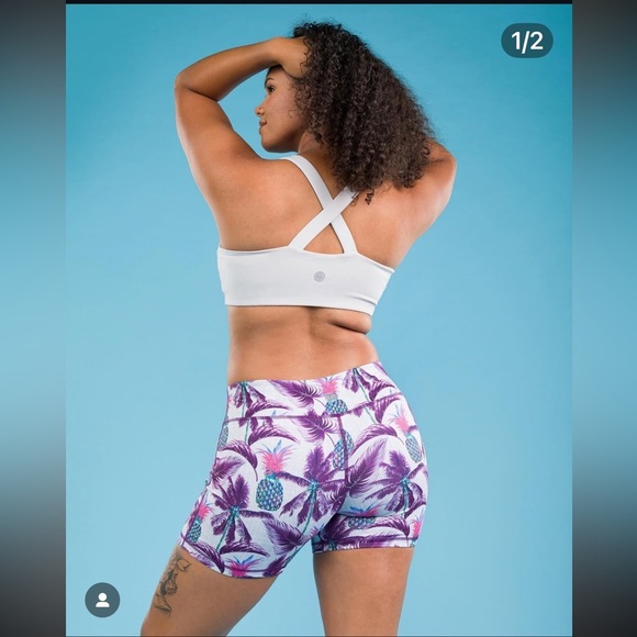 I AM BECOMING Pineapple Shorts - Picture 6 of 7